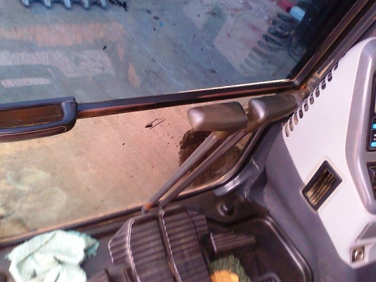 รถขุด KOMATSU PC200-7 รถสภาพใหม่กริ๊บ มีทะเบียนครบ ราคาต่อรองได้