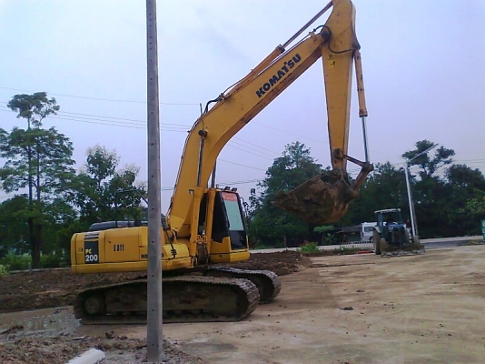 รถขุด KOMATSU PC200-7 รถสภาพใหม่กริ๊บ มีทะเบียนครบ ราคาต่อรองได้