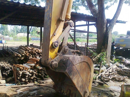 รถแบคโฮ KOBELCO SK200 M2 ตัวเดินใหญ่ มีลายหัวเจาะ