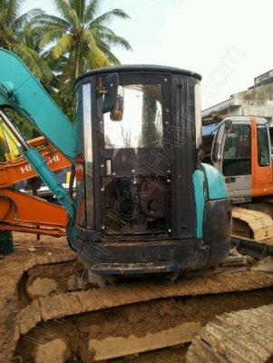 รถแบคโฮ ยี่ห้อ KOBELCO รุ่น SK75UR