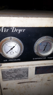 ขายปั๊มลมสกรู ฮิตาชิ 30 แรงม้าพร้อมแอร์ดายเออร์ 120,000 บาท ขายปั๊มลมสกรู ฮิตาชิ 30 แรงม้าพร้อมแอร์ดายเออร์ 120,000 บาท