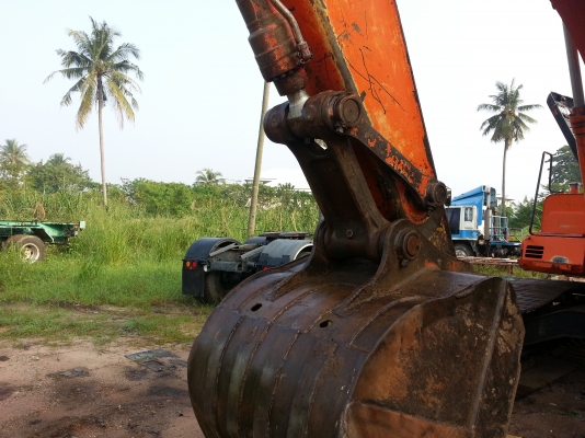 ขายด่วน บุ้ง+โตงเตง HITACHI EX 200-3