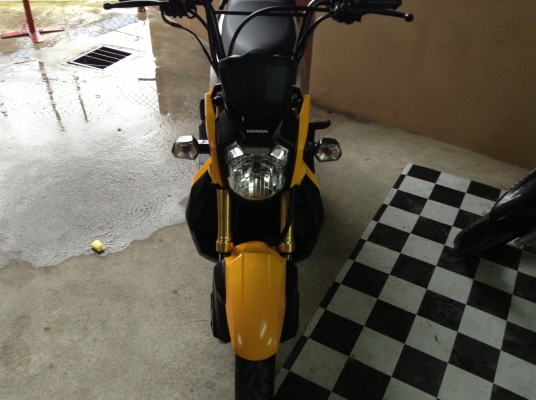 (((ขายปลีกและราคาส่งทุกคันคับ)))ขาย!!!ซูมเม่อเอ๊ก สวยๆ ปี55 เครื่องดีคับ มีเล่มทะเบียนครบ ภาษีไม่หมด (ซื้อรถได้ที่หนองมน-บางแสนคับ)