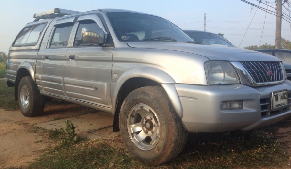 MITSUBISHI L200 STRADA GRANDIS 4Dr 2.5 MT ปี 45 เครื่องแน่นแรงดีพร้อมใช้งาน ภายในเก๋งคอนโซลสวยครบ พวงมาลัยเพาเวอร์ แอร์เย็น กระบะมีหลังคาแคร์รี่บอยครบพร้อม ช่วงล่างแน่นดี ล้อแม็ก ยางสภาพดี 4 เส้นประมาณ 70\% พร้อมใช้งาน เอกสารทะเบียนครบพร้อม ราคาต่อรองได้คร