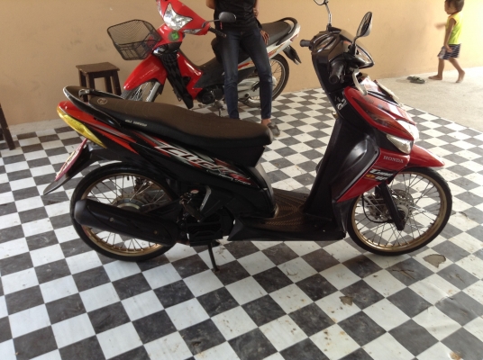 ขาย!!!ฮอนด้าคลิ๊ก สวยๆ ปี50 รถเครื่องดีคับ มีเล่มทะเบียนครบ ภาษีไม่หมด
