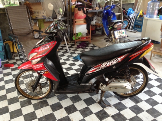 ขาย!!!ฮอนด้าคลิ๊ก สวยๆ ปี50 รถเครื่องดีคับ มีเล่มทะเบียนครบ ภาษีไม่หมด