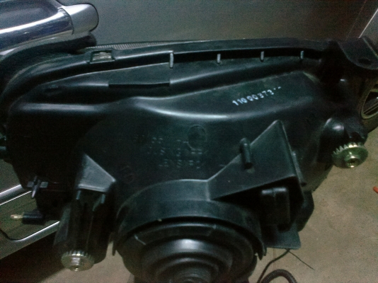 ขายถูกโคมไฟหน้าสตาด้าแต่ง สภาพใหม่