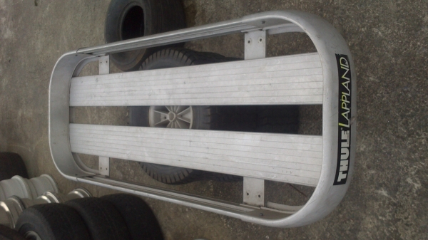 ขายแร็คหลังคา THULE อลูมีเนียม ขนาดประมาณ 130 x 50 cm