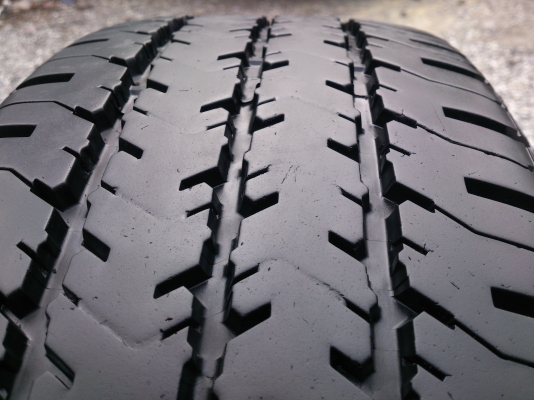 ขายยาง MICHELIN XCD 215R15 ยางสัปดาห์ที่20 ปี13 ดอกลึกสวยนื่มเท่ากัน 1 คู่