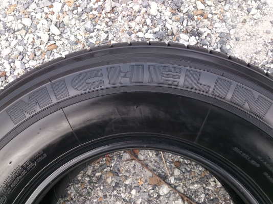 ขายยาง MICHELIN XCD 215R15 ยางสัปดาห์ที่20 ปี13 ดอกลึกสวยนื่มเท่ากัน 1 คู่
