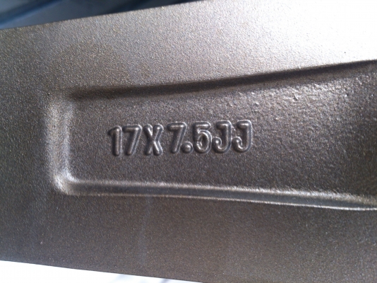 ขายแม็ก TE37 น้ำตาลไหม้  5รู114 พร้อมยาง MAXXIS 225/55R17 ยางปี12 จำนวน 1 ชุด