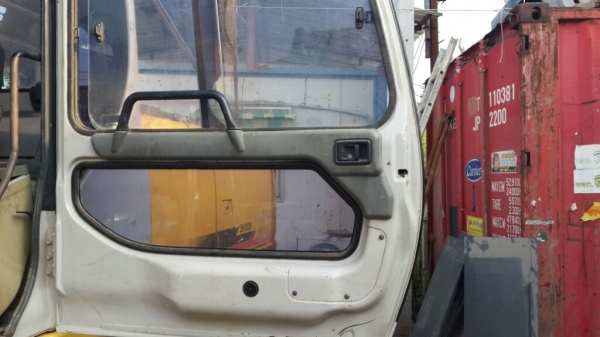 ต้องการขายแบคโฮ ซูมิโตโม่ SH200A3