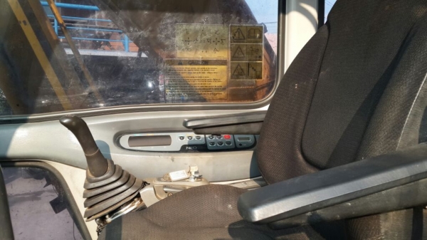 ต้องการขายแบคโฮ ซูมิโตโม่ SH200A3