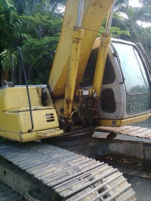 ต้องการขายแบคโฮ ซูมิโตโม่ SH200A3