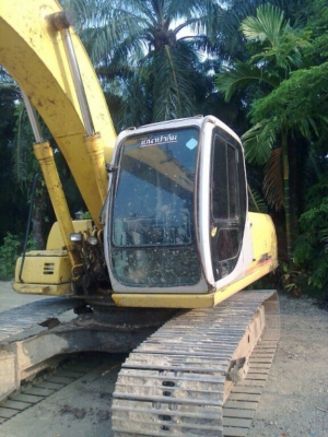 ต้องการขายแบคโฮ ซูมิโตโม่ SH200A3