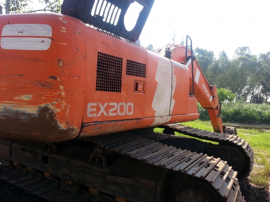 ขายด่วน ฝาบอดี้รอบคัน+ฝากระโปงแผ่นใต้ท้อง HITACHI EX200-3