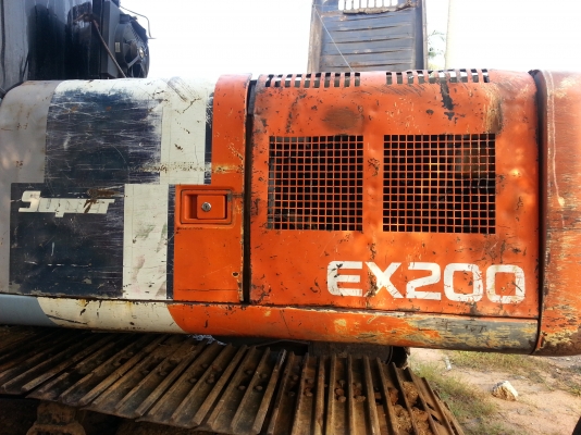 ขายด่วน ฝาบอดี้รอบคัน+ฝากระโปงแผ่นใต้ท้อง HITACHI EX200-3