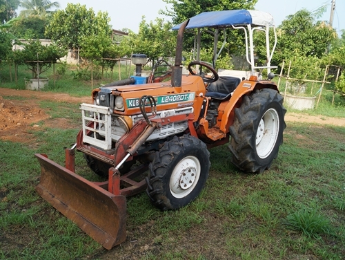 ขายรถไถ KUBOTA L2402 DT ระบบ 4 WD สภาพเดิม ๆ พร้อมใช้