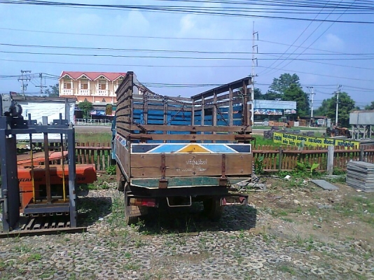 รถอีแต๋น แบบเครื่องยนต์ 2 สูบ พร้อมใช้งาน