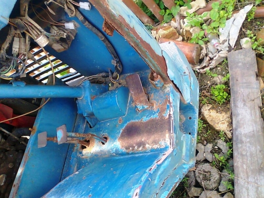 รถอีแต๋น แบบเครื่องยนต์ 2 สูบ พร้อมใช้งาน