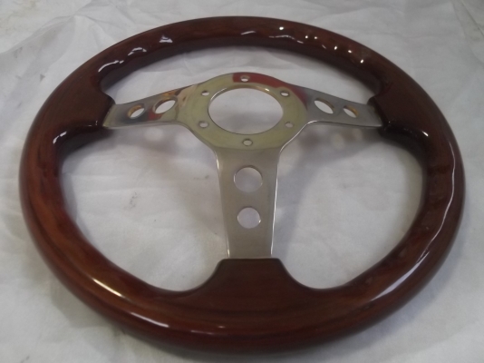 พวงมาลัยไม้