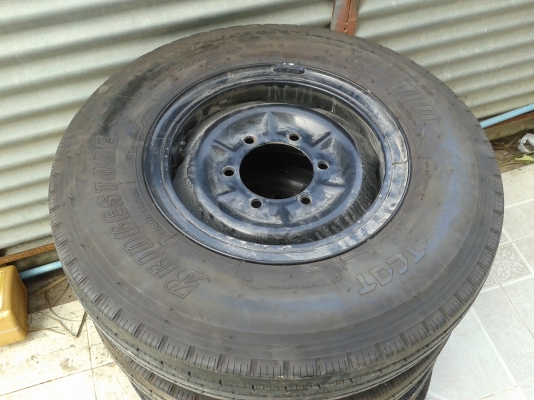 ขายยางเรเดียน บริสโตน700/16 พร้อมกระทะสภาพเกือบใหม่