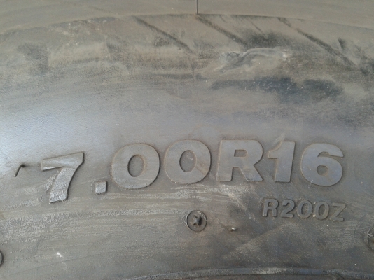 ขายยางเรเดียน บริสโตน700/16 พร้อมกระทะสภาพเกือบใหม่