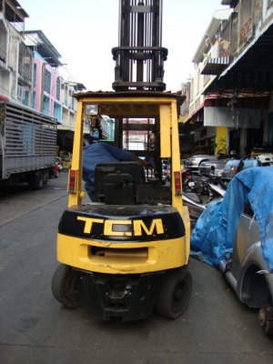 ++++++ ขายด่วน !!!   รถโฟล์คลิฟท์  T.C.M.  FD25-Z5  (รถนอกนำเข้า  สภาพพร้อมใช้  หายาก  รถ  5,xxx ชม.) เครื่องยนต์ดีเซล  เกียร์ออโตเมติค  เสายกสูง  7  เมตร  ฮิ้งค์โฟล์ค (งากระดกได้)  ล้อหน้าคู่    ***สนใจเข้ามาลองรถก่อนได้  ราคาคุยกันได้ ***