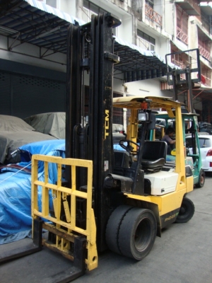 ++++++ ขายด่วน !!!   รถโฟล์คลิฟท์  T.C.M.  FD25-Z5  (รถนอกนำเข้า  สภาพพร้อมใช้  หายาก  รถ  5,xxx ชม.) เครื่องยนต์ดีเซล  เกียร์ออโตเมติค  เสายกสูง  7  เมตร  ฮิ้งค์โฟล์ค (งากระดกได้)  ล้อหน้าคู่    ***สนใจเข้ามาลองรถก่อนได้  ราคาคุยกันได้ ***