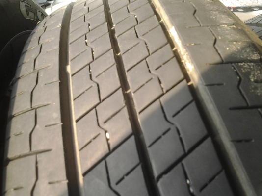 ยาง goodyear  215/70/15  ดอกหนาๆนุ่มๆ ขายแค่ 6800 พอครับ