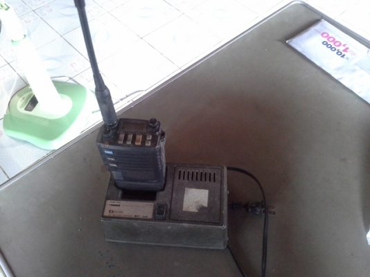 ขายวิทยุไอค่อม2Gรุ่นไม้หน้าสามคับ ขายวิทยุไอค่อม2Gรุ่นไม้หน้าสามคับ