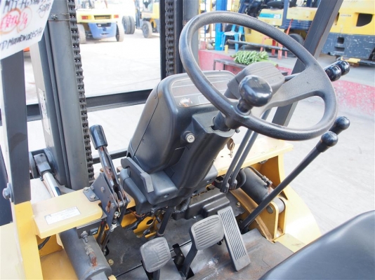 ** LOT 25/10/2556 ** MITSUBISHI FG35AD-F13D เครื่องยนต์เบนซิล 4G64 เสาสูง 5 เมตร เกียร์ธรรมดา สนใจติดต่อ 083-062-0223