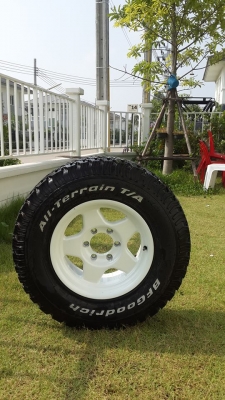 ขอขายแม็กเบดเล่พร้อมยาง BF 265/70R16 ปี12