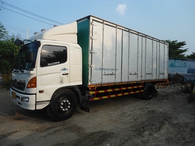 ขายด่วนรถตู้ HINO MEGA FG ตู้ 10 บาน ลดราคาแล้วเหลือ 1,230,000