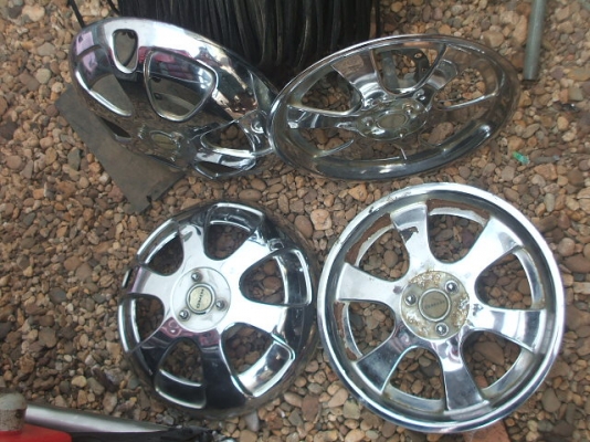 ฝาครอบล้อ HINO