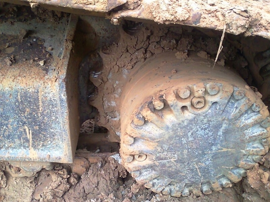 รถแบคโฮ KOMATSU PC200-6 สภาพอย่างสวย สีอย่างเดิม ๆ มีทะเบียนพร้อม รถสวยตรวจเช็คถ่ายน้ำมันทุกระยะจากศูนย์ KOMATSU.