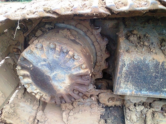 รถแบคโฮ KOMATSU PC200-6 สภาพอย่างสวย สีอย่างเดิม ๆ มีทะเบียนพร้อม รถสวยตรวจเช็คถ่ายน้ำมันทุกระยะจากศูนย์ KOMATSU.