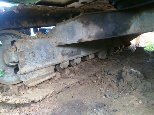 รถแบคโฮ KOMATSU PC200-6 สภาพอย่างสวย สีอย่างเดิม ๆ มีทะเบียนพร้อม รถสวยตรวจเช็คถ่ายน้ำมันทุกระยะจากศูนย์ KOMATSU.