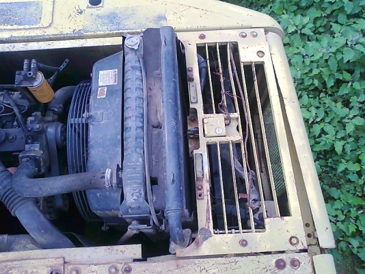 รถแบคโฮ KOMATSU PC200-6 สภาพอย่างสวย สีอย่างเดิม ๆ มีทะเบียนพร้อม รถสวยตรวจเช็คถ่ายน้ำมันทุกระยะจากศูนย์ KOMATSU.