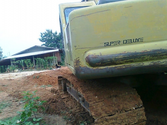 รถแบคโฮ KOMATSU PC200-6 สภาพอย่างสวย สีอย่างเดิม ๆ มีทะเบียนพร้อม รถสวยตรวจเช็คถ่ายน้ำมันทุกระยะจากศูนย์ KOMATSU.