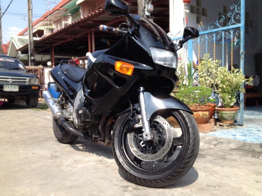 ขาย/เเลกครับ kawasaki ZZR 4สูบ 400 cc อินวอย เเท้ รถคันใหญ่ขับทางไกลสบาย เปลี่ยนใหม่หมด ยาง เเบต น้ำมันเครื่อง ผ้าเบรค. สภาพดีมาก ควันไม่ไหล เครื่องเเห้ง คาบูไม่เยิ้ม ความร้อนไม่มีปัญหา เติมน้ำมันขับกลับได้เลย 42000 ครับ. อย่าลืมน่ะเวฟ i1สูบ 125 cc 48000