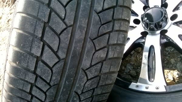 ขายล้อขอบ22พร้อมยางชุดละ23500 ขายล้อขอบ22พร้อมยางชุดละ23500