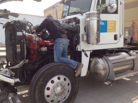 ชุดNGVสำหรับรถบรรทุกใหญ่เชื้อเพลิงร่วมมือสองจากUSA