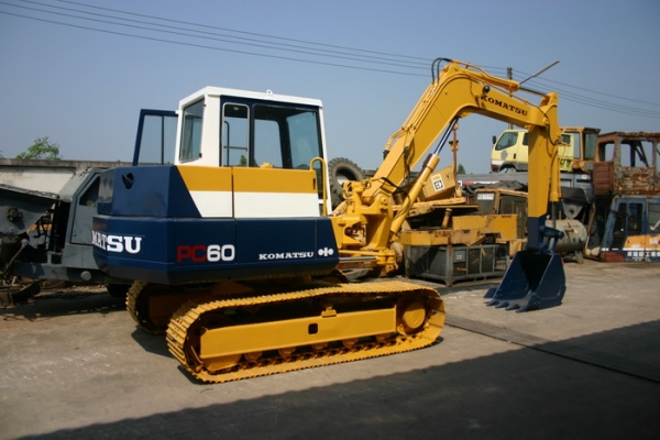 ขาย รถขุด KOMATSU PC60U-5 เก่านอก สวยๆ 680,000 TEL : 087-0339334 (อ็อฟ) ขาย รถขุด KOMATSU PC60U-5 เก่านอก สวยๆ 680,000 TEL : 087-0339334 (อ็อฟ)