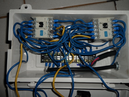 ขายครับขาย กล่องคอนโทรลมอเตอร์ .25 - 3 hp เผื่อหมุน ซ้าย - ขวา มีโหมด manual และ auto เสียบไฟบ้าน ใช้งานได้ทันที ขายครับขาย กล่องคอนโทรลมอเตอร์ .25 - 3 hp เผื่อหมุน ซ้าย - ขวา มีโหมด manual และ auto เสียบไฟบ้าน ใช้งานได้ทันที