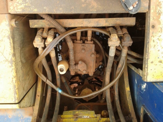 PC200-3 ช่วงล่างได้ เอวได้ เครื่องHIN0 HO7C 185แรง ปั้มได้ .รภสวยดี บูชโซ่มีแตก.... PC200-3 ช่วงล่างได้ เอวได้ เครื่องHIN0 HO7C 185แรง ปั้มได้ .รภสวยดี บูชโซ่มีแตก....