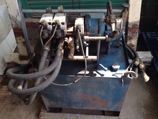 ขายปั้มน้ำมันไฮโดรลิค ขนาดมอเตอร์ 5 HP. 380V สภาพสวย อุปกรณ์ครบ พร้อมใช้งาน ตัวนี่มีน้ำมันมาเกือบเต็มถังครับ