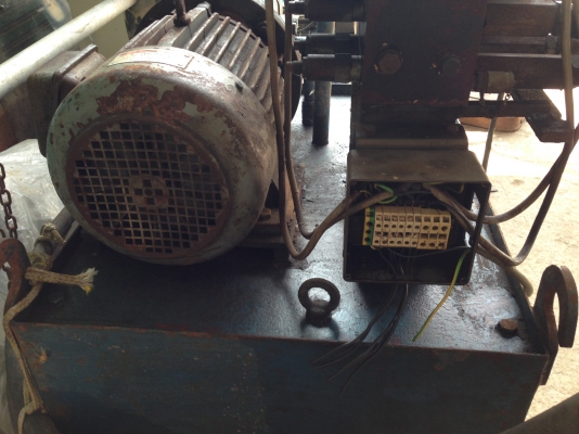 ขายปั้มน้ำมันไฮโดรลิค ขนาดมอเตอร์ 5 HP. 380V สภาพสวย อุปกรณ์ครบ พร้อมใช้งาน ตัวนี่มีน้ำมันมาเกือบเต็มถังครับ