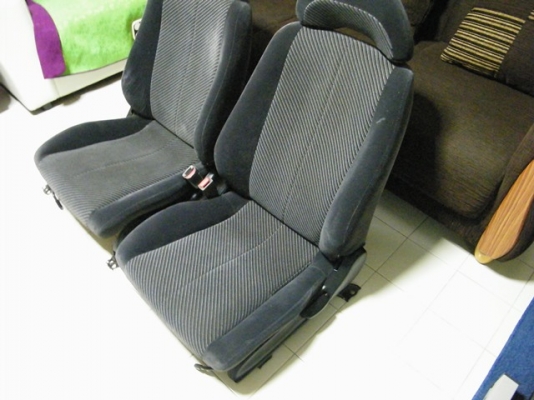 เบาะรถยนต์คู่หน้าหุ้มใหม่