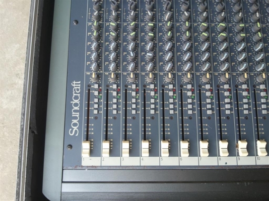 ซาวมิกเซอร์ sound craft รุ่น spirit live4 ใช้งานได้ดี สภาพดี